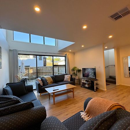 No Party Allowed, Entire Brand New 3 Bedroom Townhouse, Free Unlimited Fibre Wifi And Free Parking Wellington Exterior foto