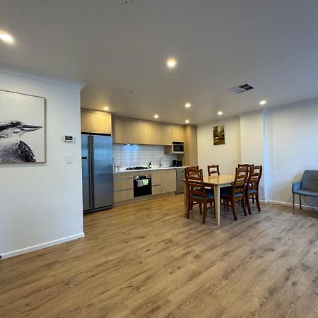 No Party Allowed, Entire Brand New 3 Bedroom Townhouse, Free Unlimited Fibre Wifi And Free Parking Wellington Exterior foto