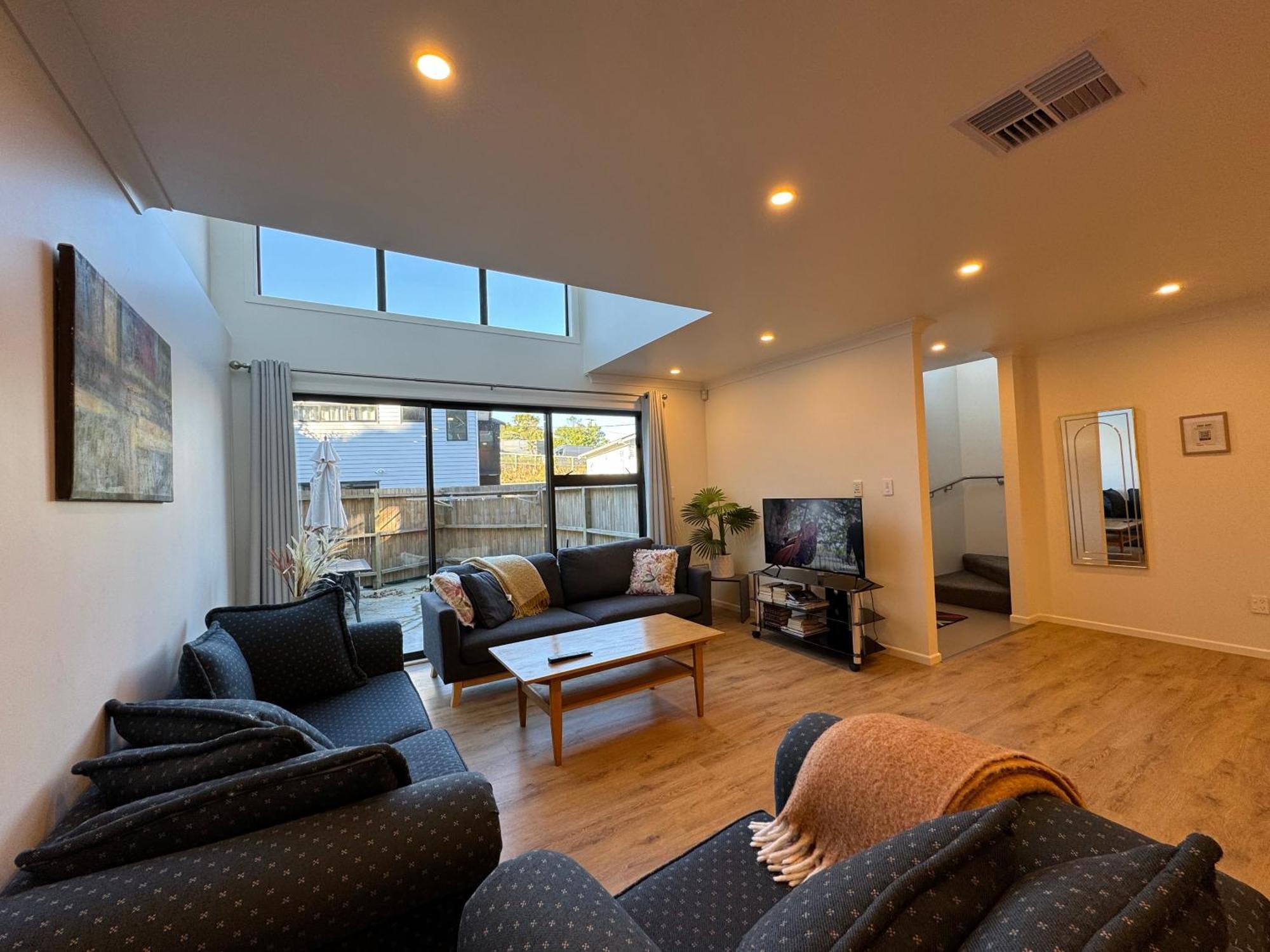 No Party Allowed, Entire Brand New 3 Bedroom Townhouse, Free Unlimited Fibre Wifi And Free Parking Wellington Exterior foto