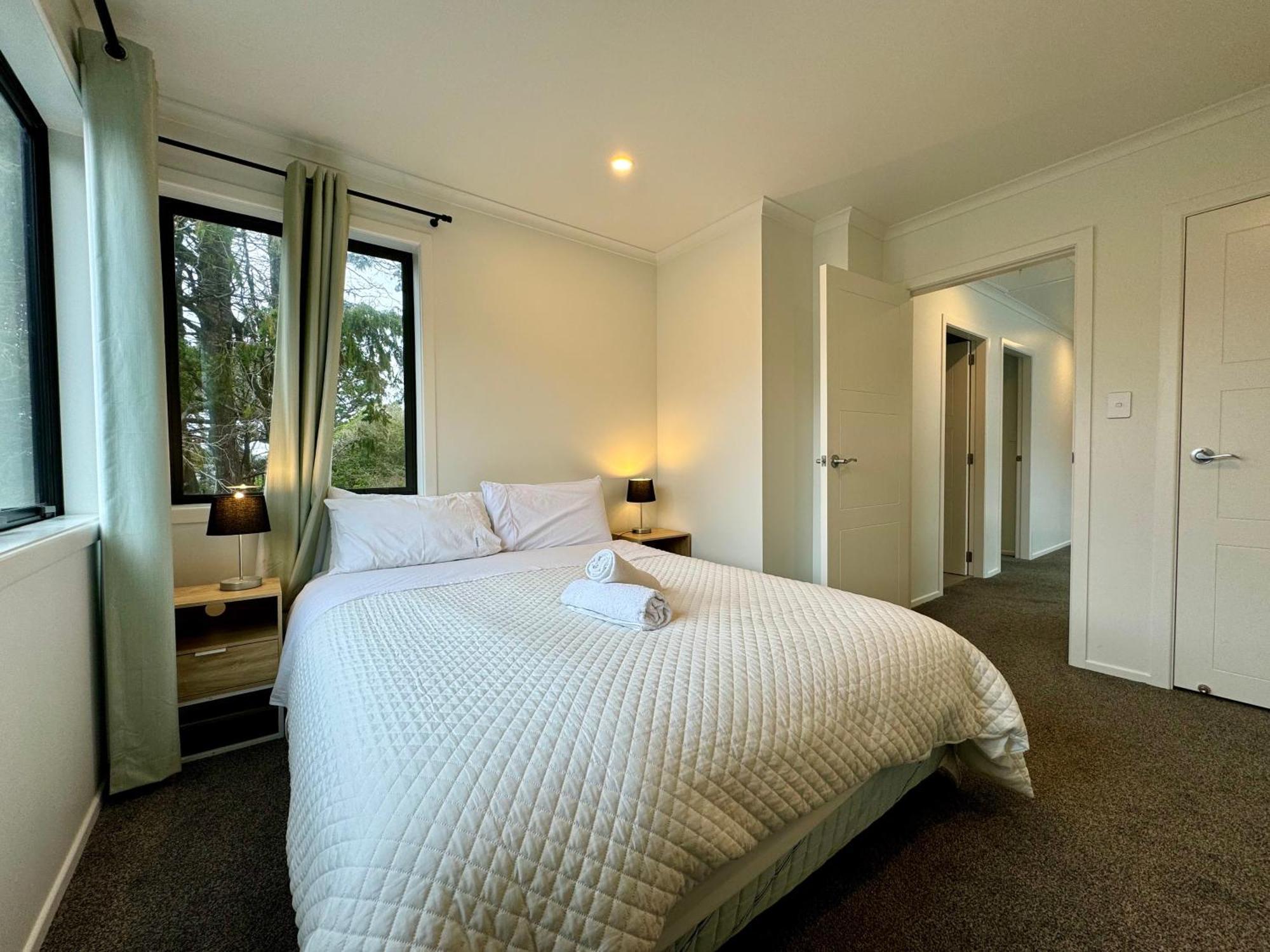 No Party Allowed, Entire Brand New 3 Bedroom Townhouse, Free Unlimited Fibre Wifi And Free Parking Wellington Exterior foto